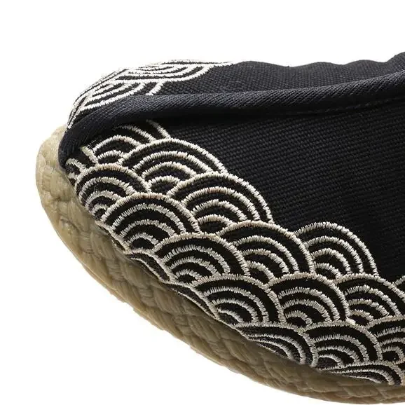 Frühling Herbst chinesischen Stil Retro offizielle Stiefel Xiangyun Stickerei chinesische ethnische mittlere Bein kurze Baumwollstiefel Kung Fu Schuhe