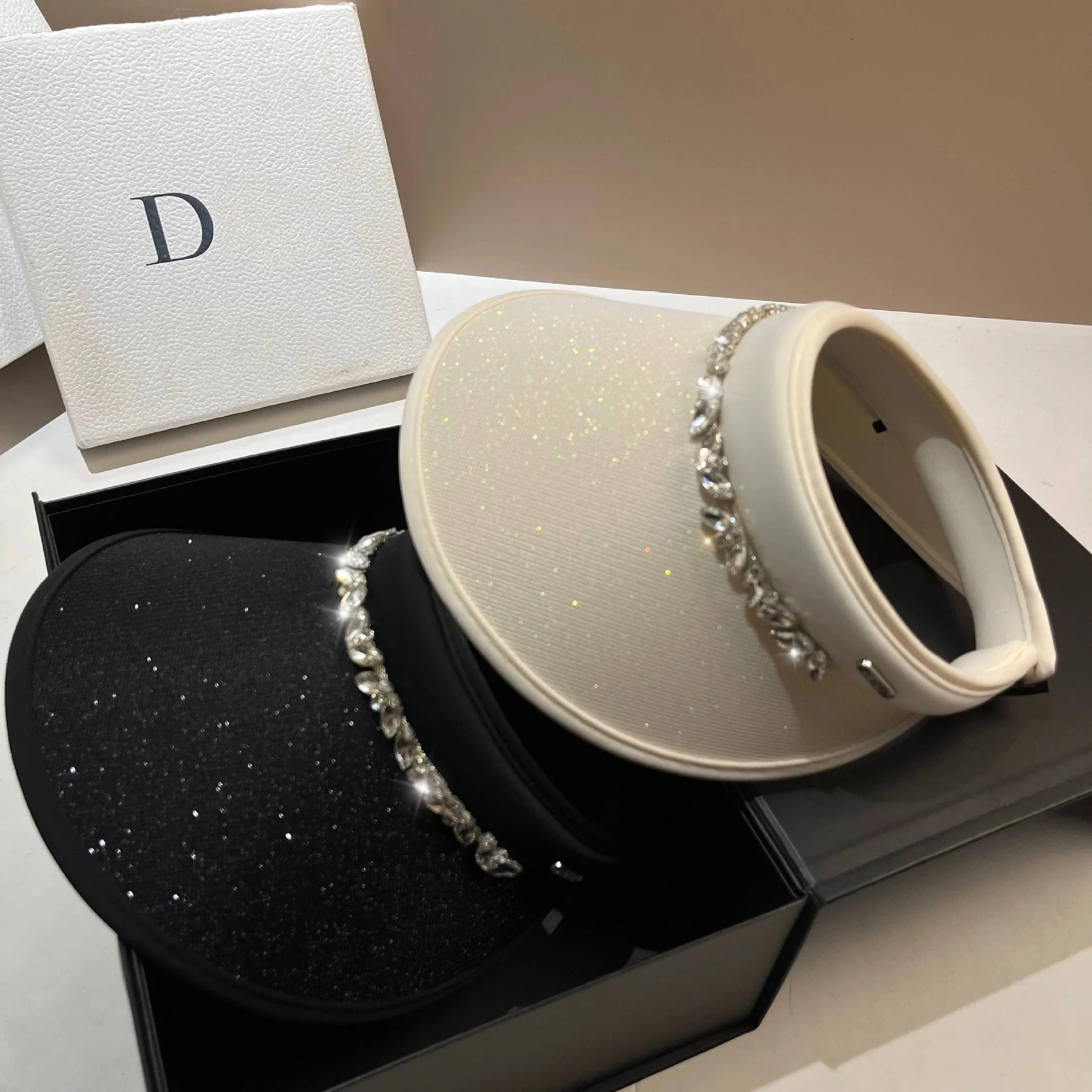 

Summer Women's Rhinestone Open-Top Cap: Sweet-Style Sun Protection, Open-Top Baseball Cap, Outdoor Sun Hat