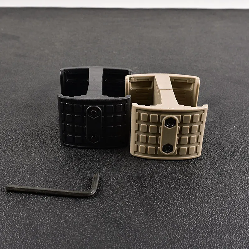 

Outdoor Magazine Multifunction Coupler Polyester Clip Pouch for M4 Double mag Outdoor Coupler Clamp Parallel Link Hunting Gear