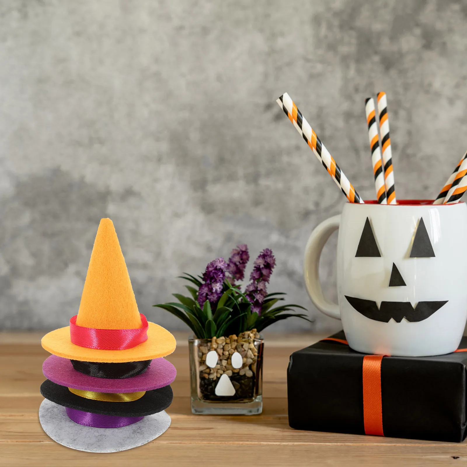 

VANZACK 20Pcs Mini Felt Wizard Hats for House Witch Party Halloween Decoration Tiny Felt Props Small Decor Accessories