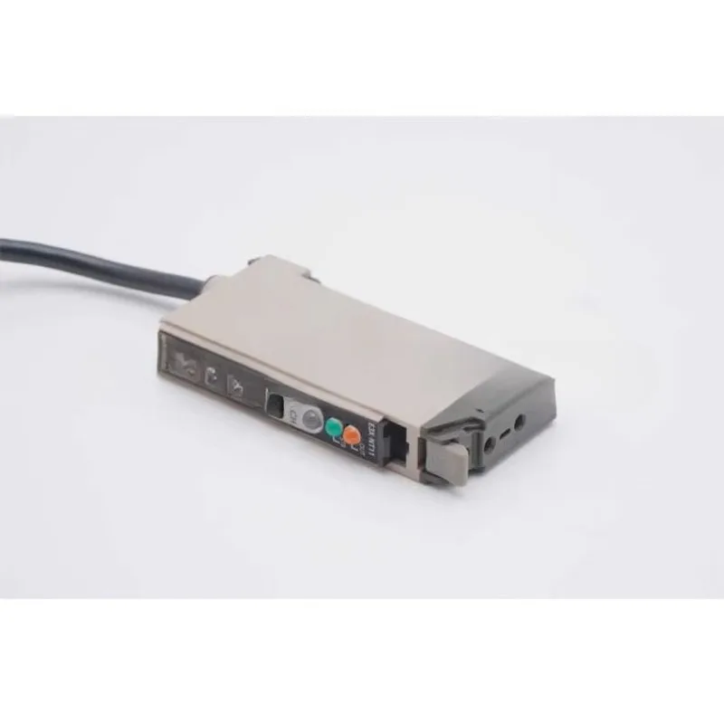 Latest original, photoelectric switch sensor, universal teaching waterproof fiber amplifier E3X-NT11 in stock