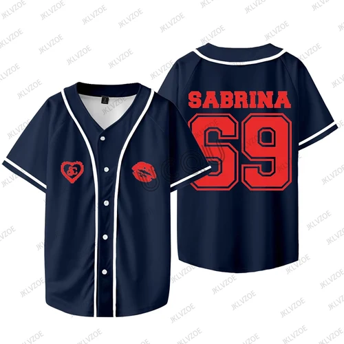 Imagen 2 del producto Sabrina Carpenter Short n' Sweet Merch 69 Logo béisbol Jersey camisas de manga corta mujeres hombres Casual Streetwear Tops con botones