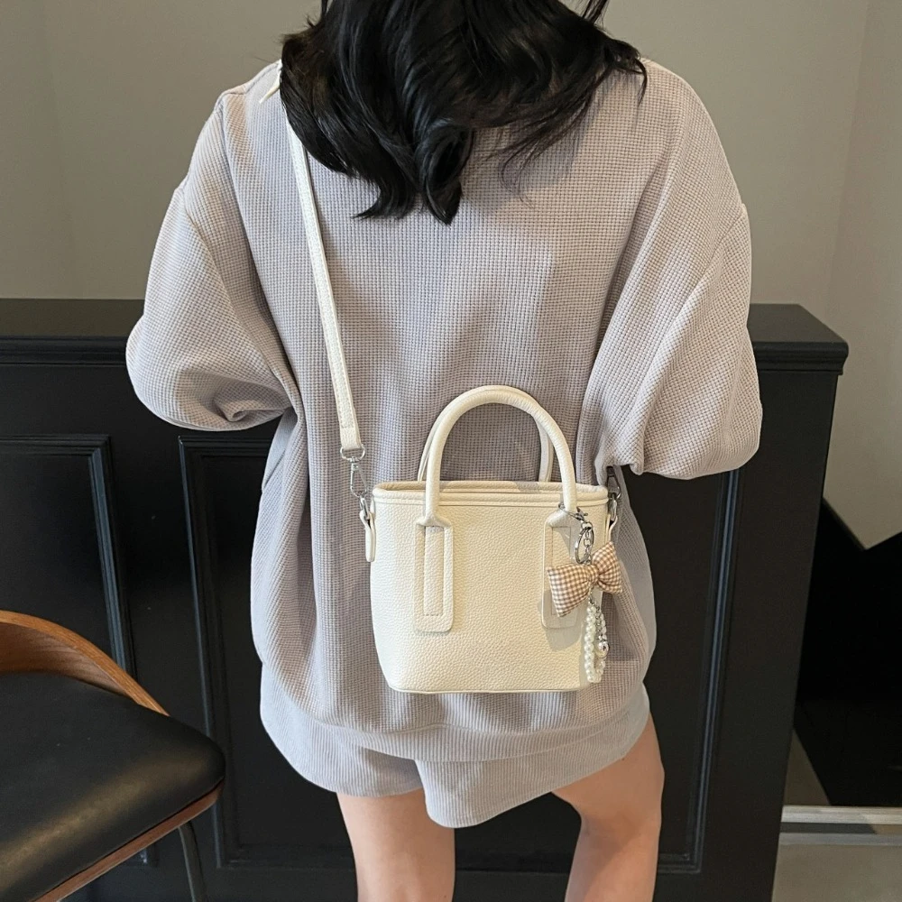 

Autumn and Winter New Small Bag for Women 2025 Texture Retro Handbag Versatile Commuter Crossbody Bag