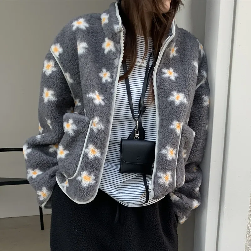 الكورية Sle Thiened الدافئة المرأة Jaet فرو الضأن إدراج القطن زهرة التطريز ملابس خارجية لفصل الشتاء عادية الشارع Sle