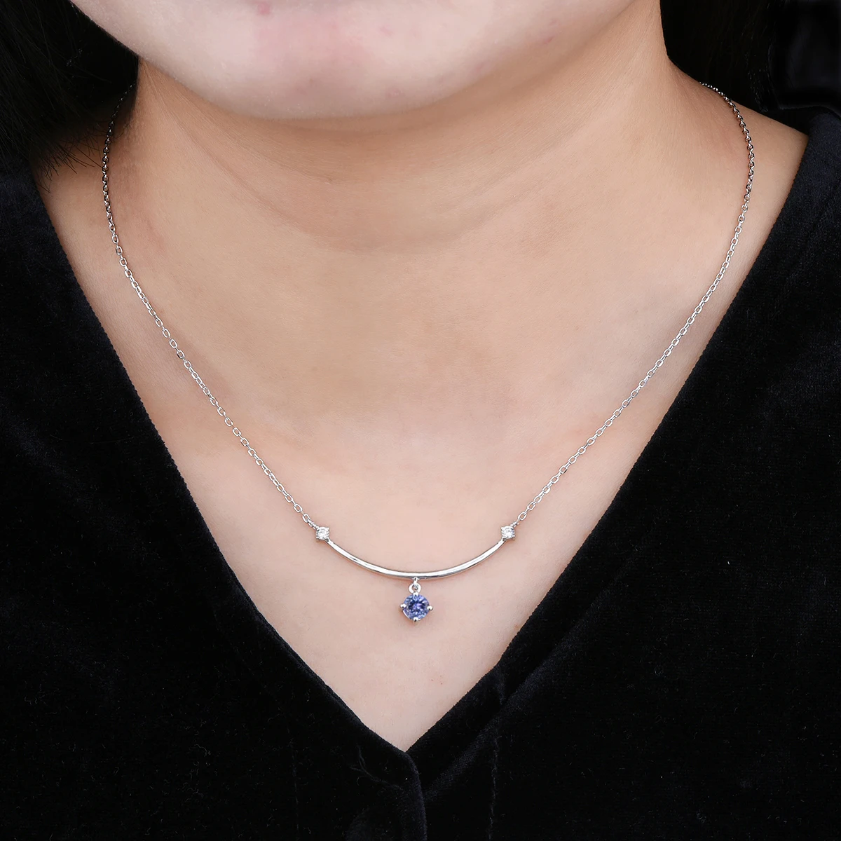Natural Tanzanite Solid Sterling Silver Pendants 0.52 Carats Genuine Smile Necklace Simple Elegant Fine Jewelry Design S925
