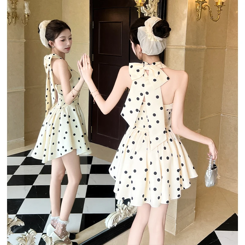 Estate 2025 Abito da donna con collo a pois in stile francese Abito da donna slim fit Gonna corta a trapezio con imbottitura sul petto Mini abito di alta qualità