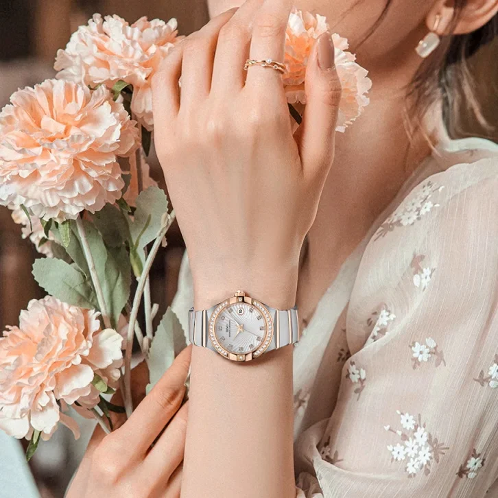 Women Quartz Watch Diamond Reloj Orologio with Roman Numerals Dial Luxury Gold Sliver Classic Simple New Clock Ladies Wristwatch