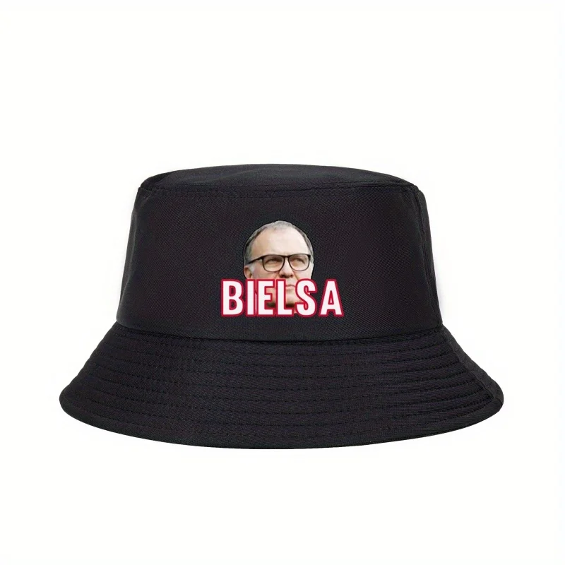 Un sombrero de pescador unisex con la inscripción 'Divertido regalo para Marcelo Bielsa El Loco' que es plegable, transpirable y elegante para actividades al aire libre.
