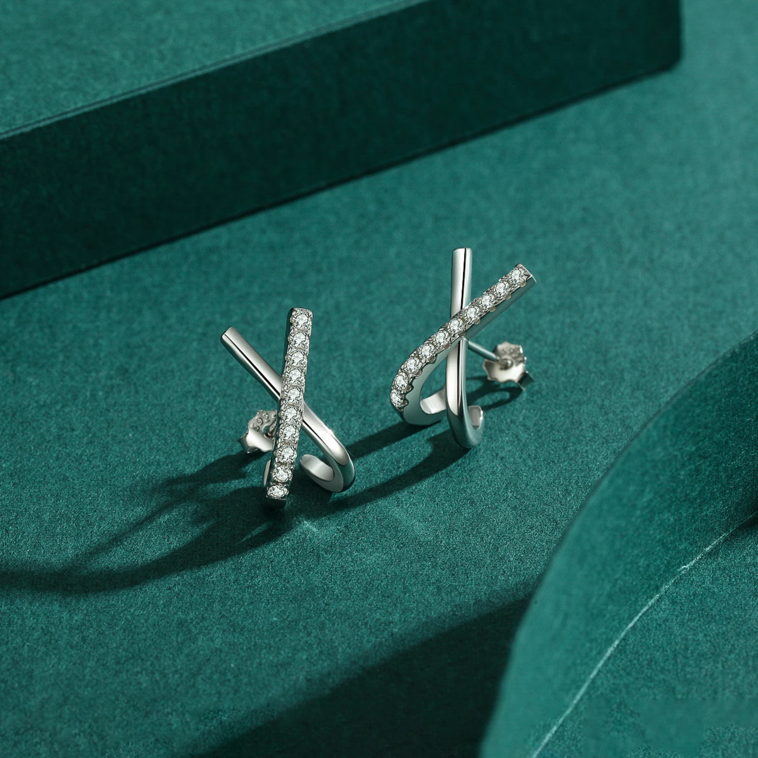 Modian 2026 New Design X Shape Fashion Earring 925 Sterling Silver Luxury Sparkling Stud Earrings For Women Girls Jewelry Arete