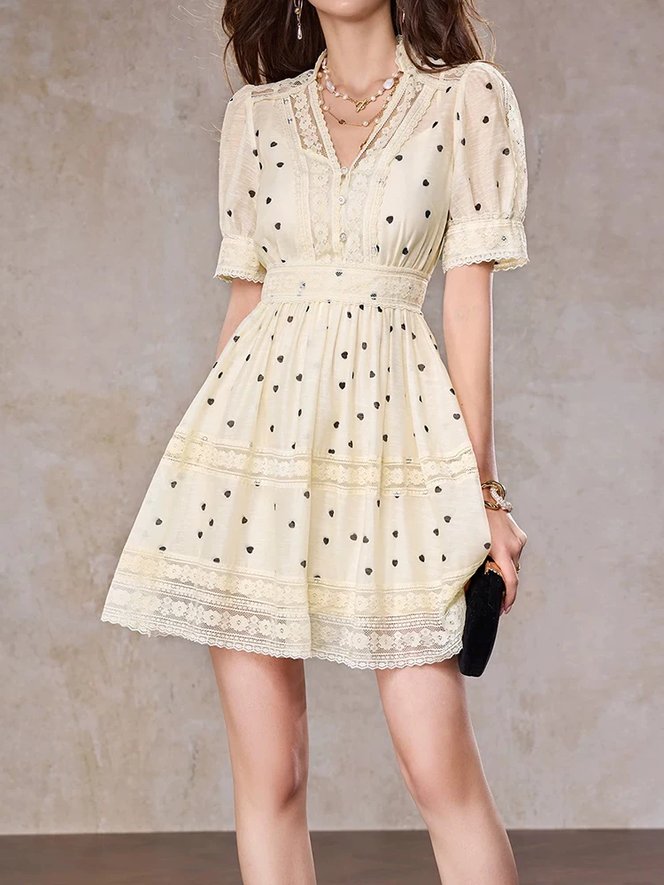 

Retro design lace stitching V-neck short-sleeved dress female 2025 summer new temperament waist short mini A-line skirt.
