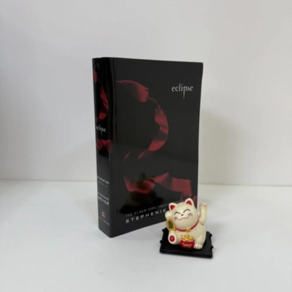 الكسوف بواسطة ستيفيني ماير The Twilight Saga Book 3 Vampire-Werewolf Alliance Bella's Final Choice ملحمة خارقة للطبيعة الرومانسية #1