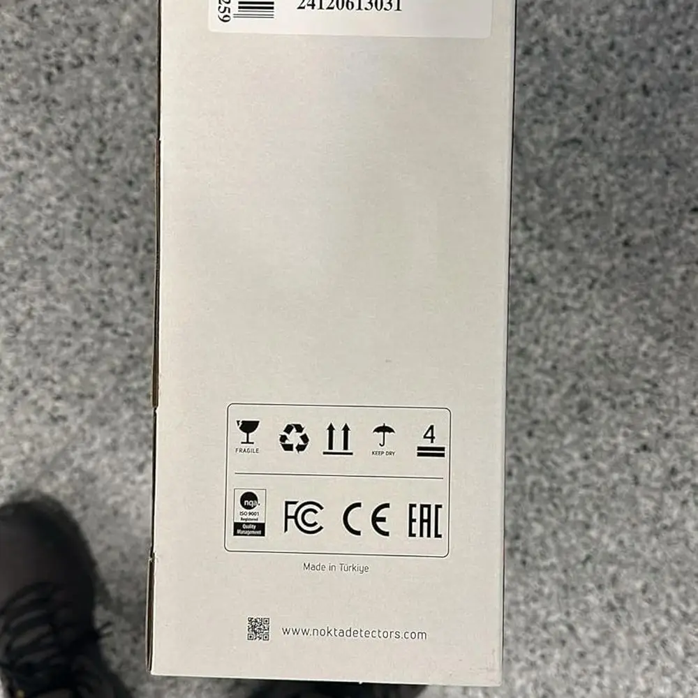 كاشف معادن مقاوم للماء مع عمود من ألياف الكربون وملف بحث 11 بوصة (كاشف المعادن)