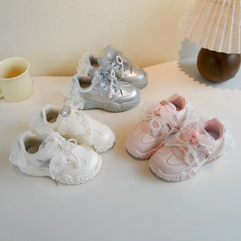 

2025 Girls Lace Shoes Children's Fashion Casual Sports Board Shoes Versatile Flat Lace Edge Breathable Sneaker