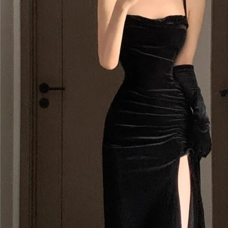 

Light luxury niche temperament slit Hepburn style velvet strap dress