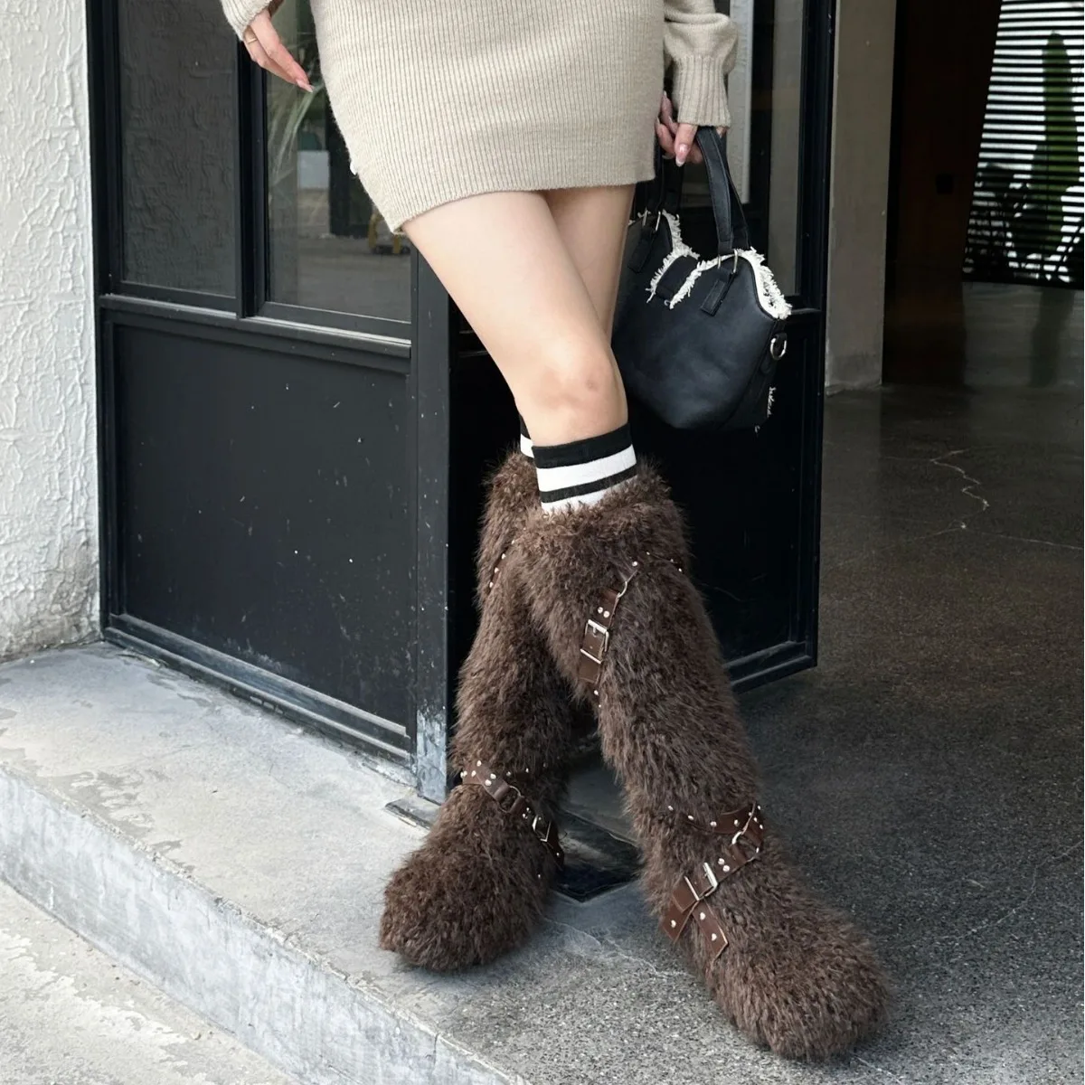 Winter Anti Cold and Warm Snow Boots, Fashionable and Versatile Korean Version, High Looks, Cross Belt Buckle Long Boots