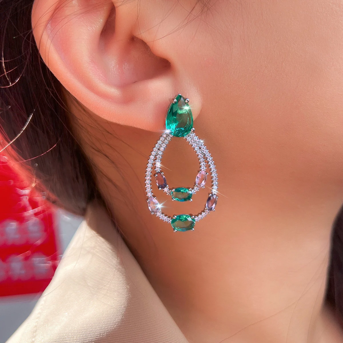 CWWZircons Wunderschöne Doppelkreis-Hängeohrringe mit hellblauem Zirkon CZ, trendiger Damenschmuck für Partys, Geschenke, Großhandel E0318 – Detail 5