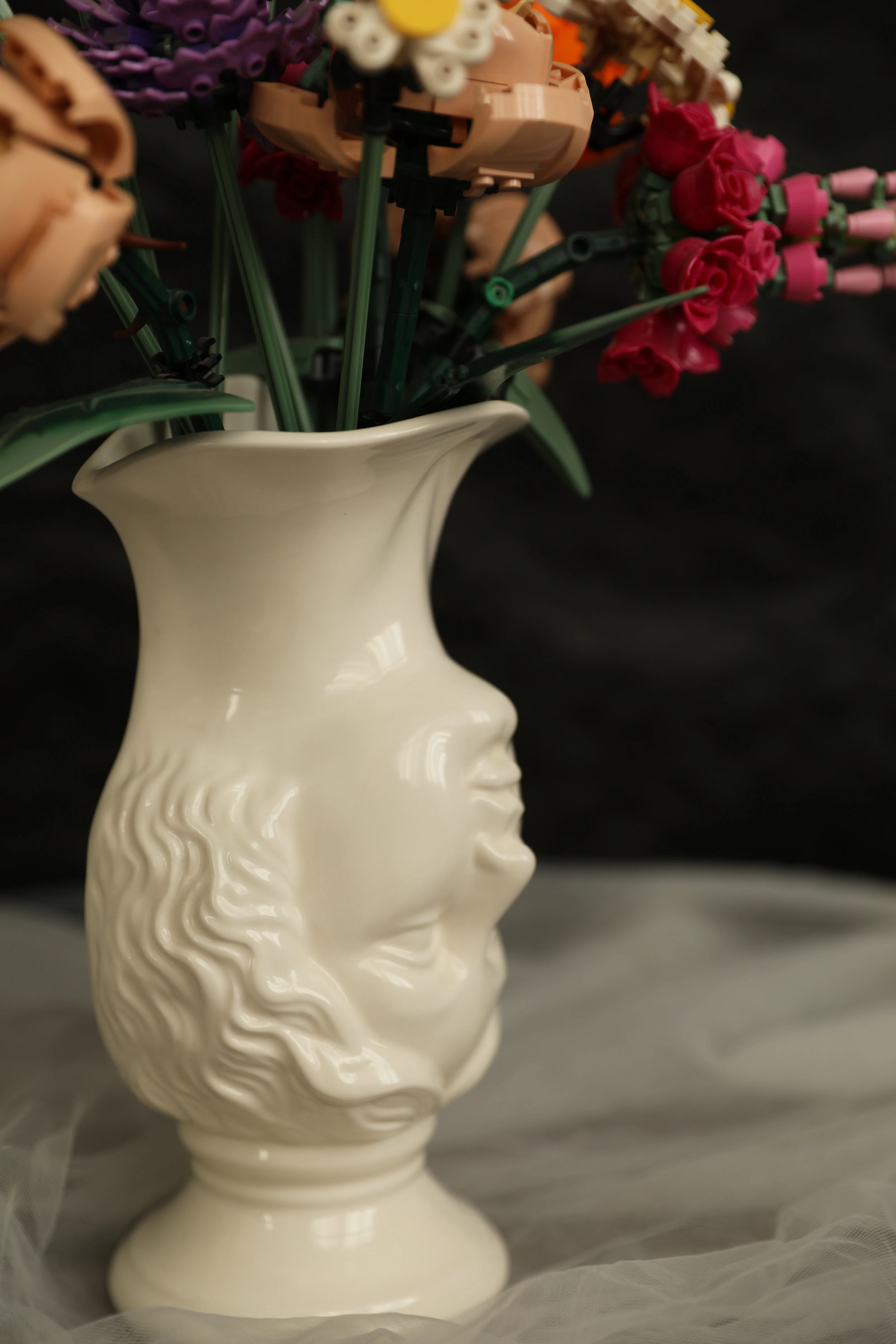 Ceramic Vase, White Inverted Girl Half Body Portrait Vase, Living Room Desktop Ornament Flower Arrangement, Home Decoration