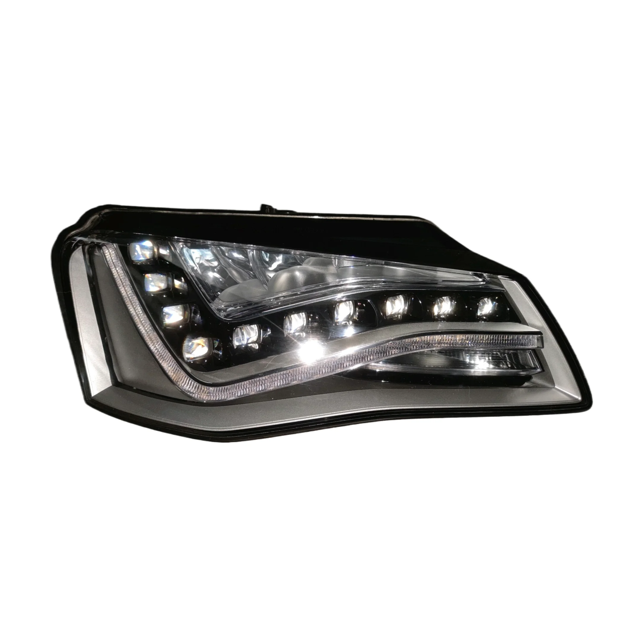 

Suitable for High-quality Automatic Lighting System LED Headlights of Audi A8 Cars