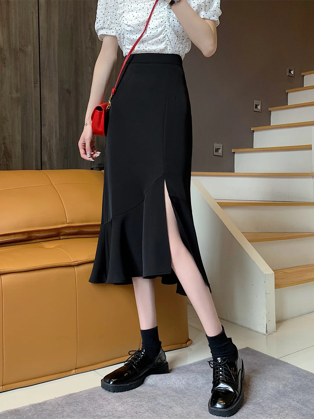 

Юбка-миди Bla А-силуэта с боковым разрезом и плиссированным дизайном. Удобная полиэфирная ткань с высокой талией на весну, осень и лето.