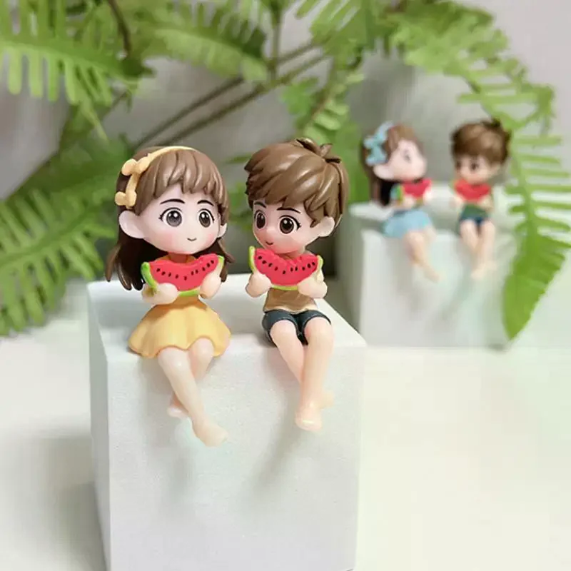 1Pair Watermelon Eating Couple Figurine Lovers Figures Couple Miniature Boy Girl Model Princess Fairy Garden Car Ornaments