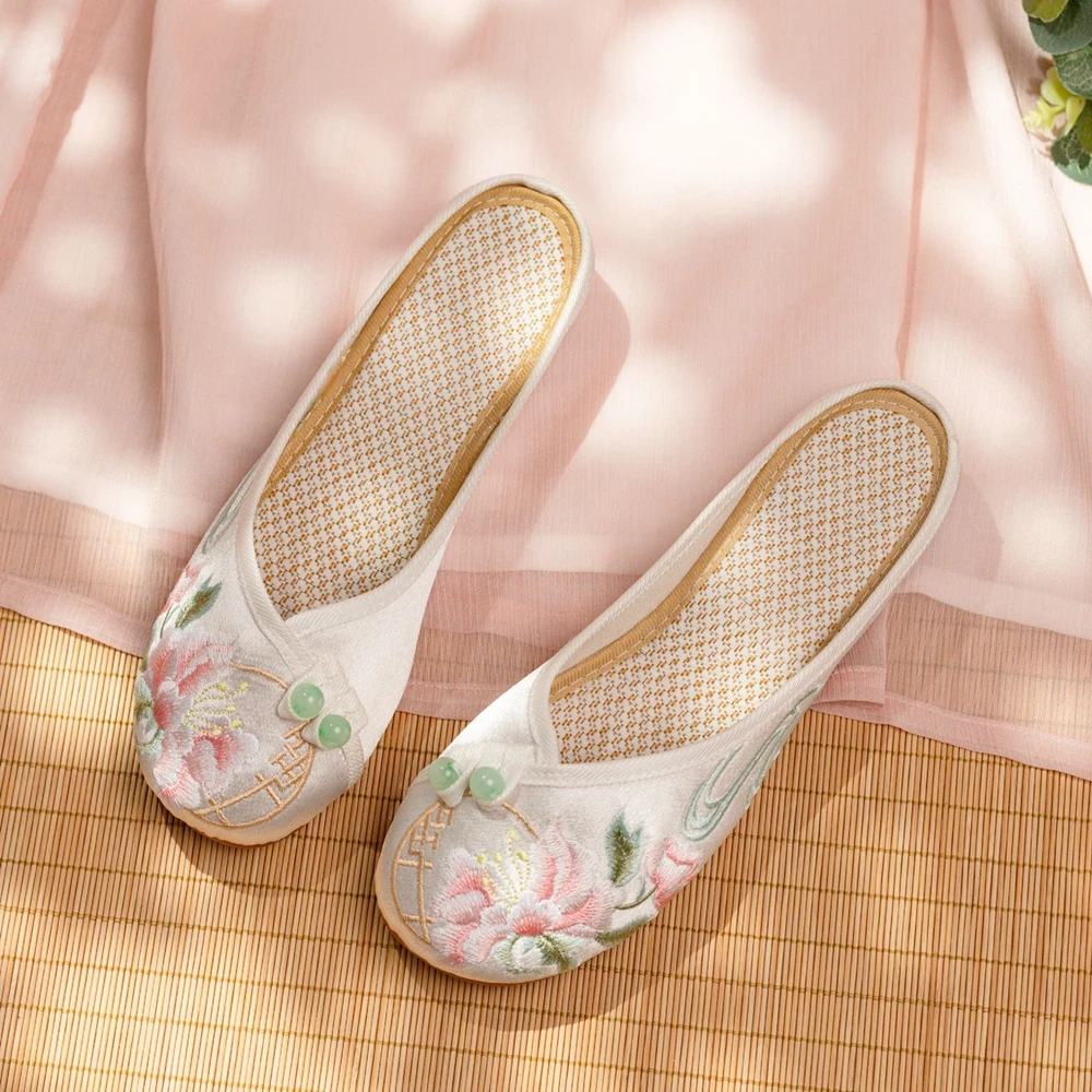 Veowalk Chinese Embroidery Women Soft Cotton Fabric Round Toe Flat Mules Slippers Summer Comfortable Vegan Home Shoes