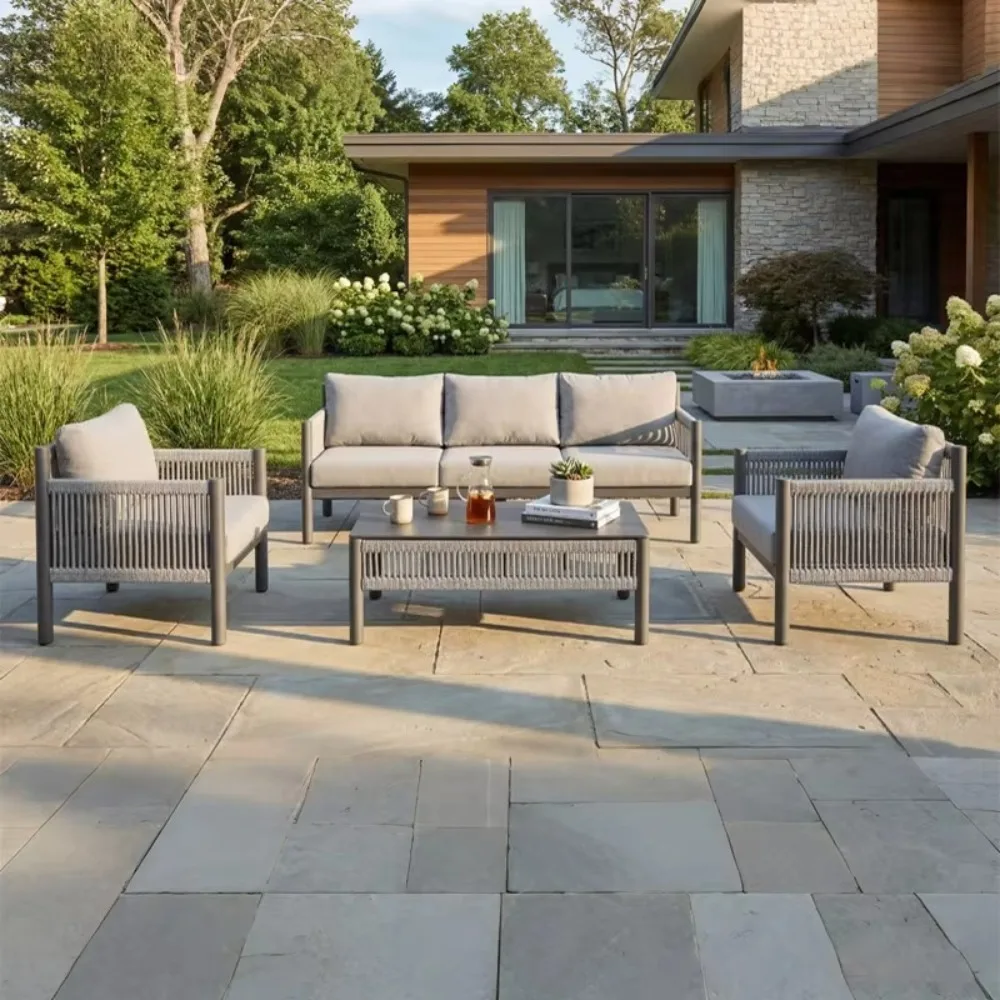 

Комплект мебели для террасы: обеденный стол, садовая мебель для террасы, уличный диван с подушками и спинкой, кофейный столик для отеля