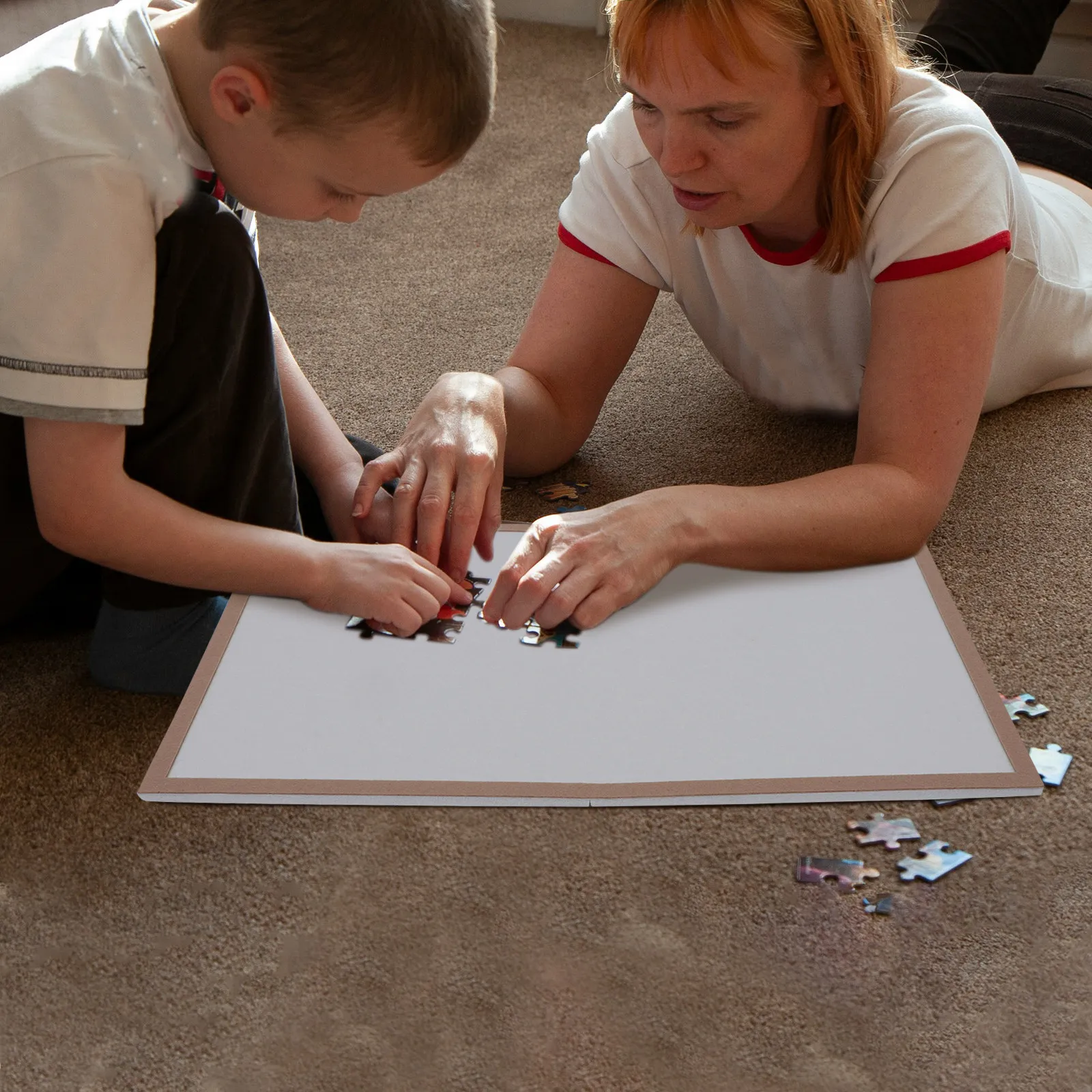 Planche à puzzle 60x40cm, tapis pliable antidérapant pour puzzles et travaux manuels avec cadre de maintien, solution de rangement portable pour puzzle