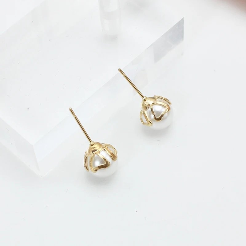 New Gold Color Hollow Heart Round Imitation Pearl Stud Earring for Women Simple Geometry Jewelry Brincos Party Christmas Gift