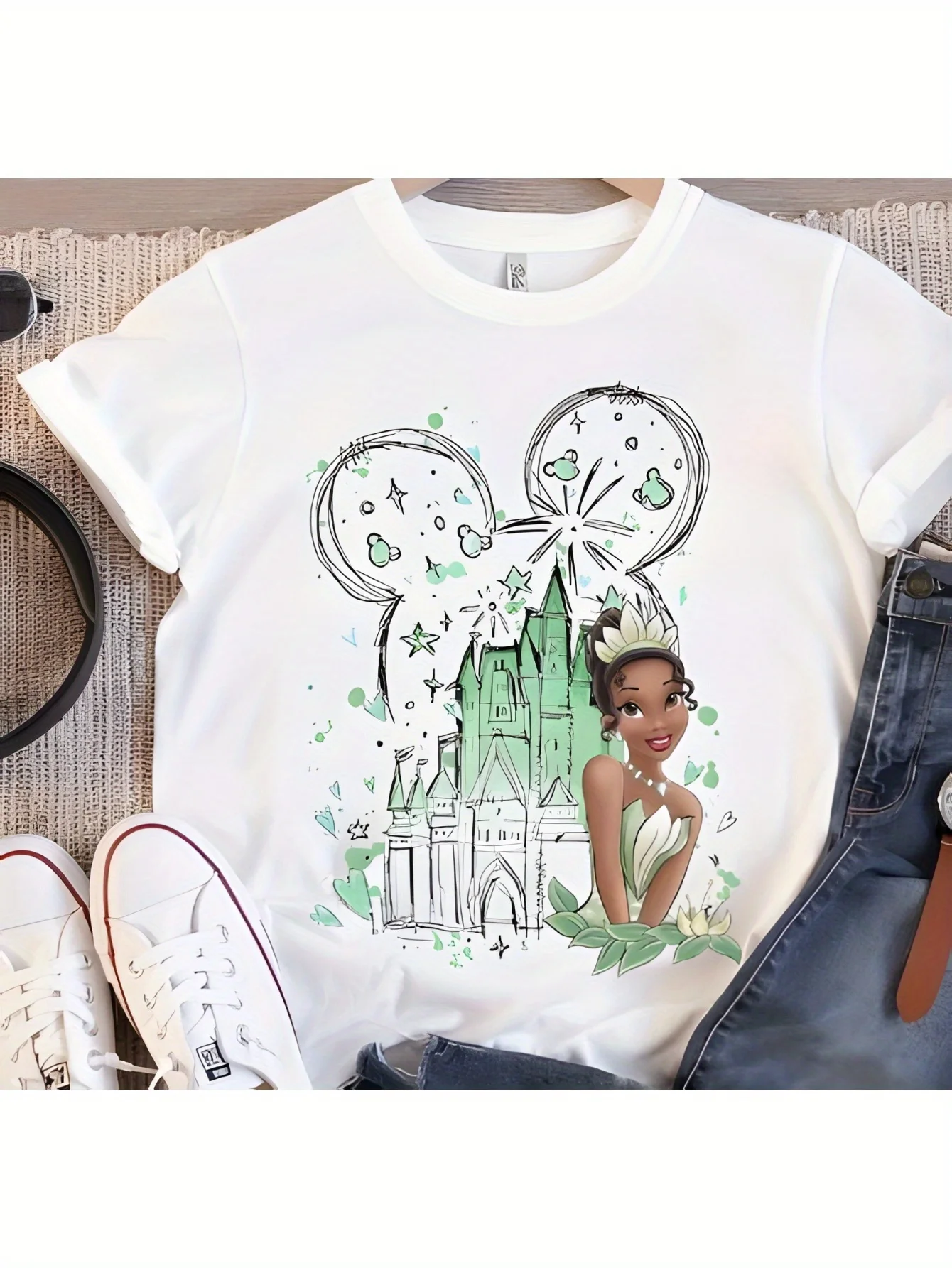 

MINISO Disney Princess Tiana printed short-sleeved T-shirt Cute and innocent style suitable for summer ladies' daily wear