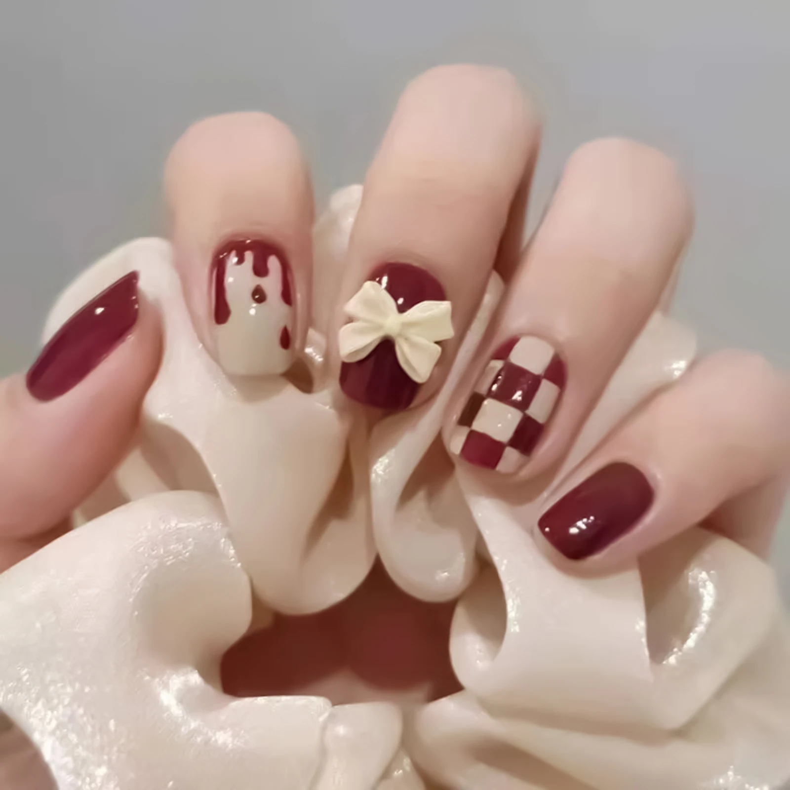 24pcs Red Bow Checkered Design Press On Nails False Nails Woman Short Fake Nails Cute Bow Wearing False Nails Art Free Shipping
