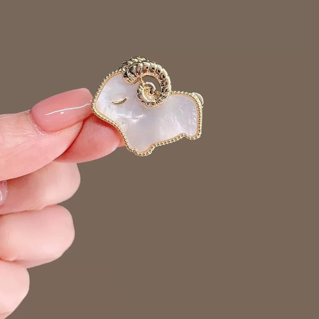 Ram Brooch Unisex Animal Suit Pin Faux Mother-Of-Pearl Brooch Lightweight Animal Lapel Pin For  Knitwear Scarf