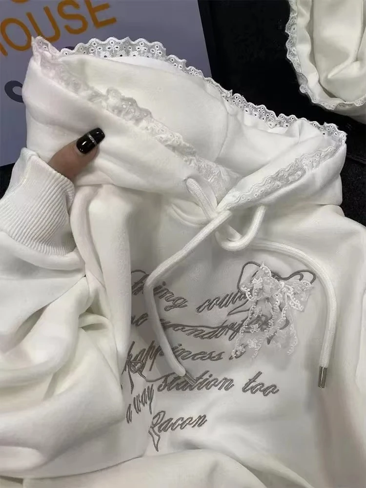 2023 frühjahr Neue Süße Spitze Spleißen Bestickt Hoodie Frauen Kleidung Plüsch Koreanische Mode Chic Casual Sweatshirt Frauen Tops