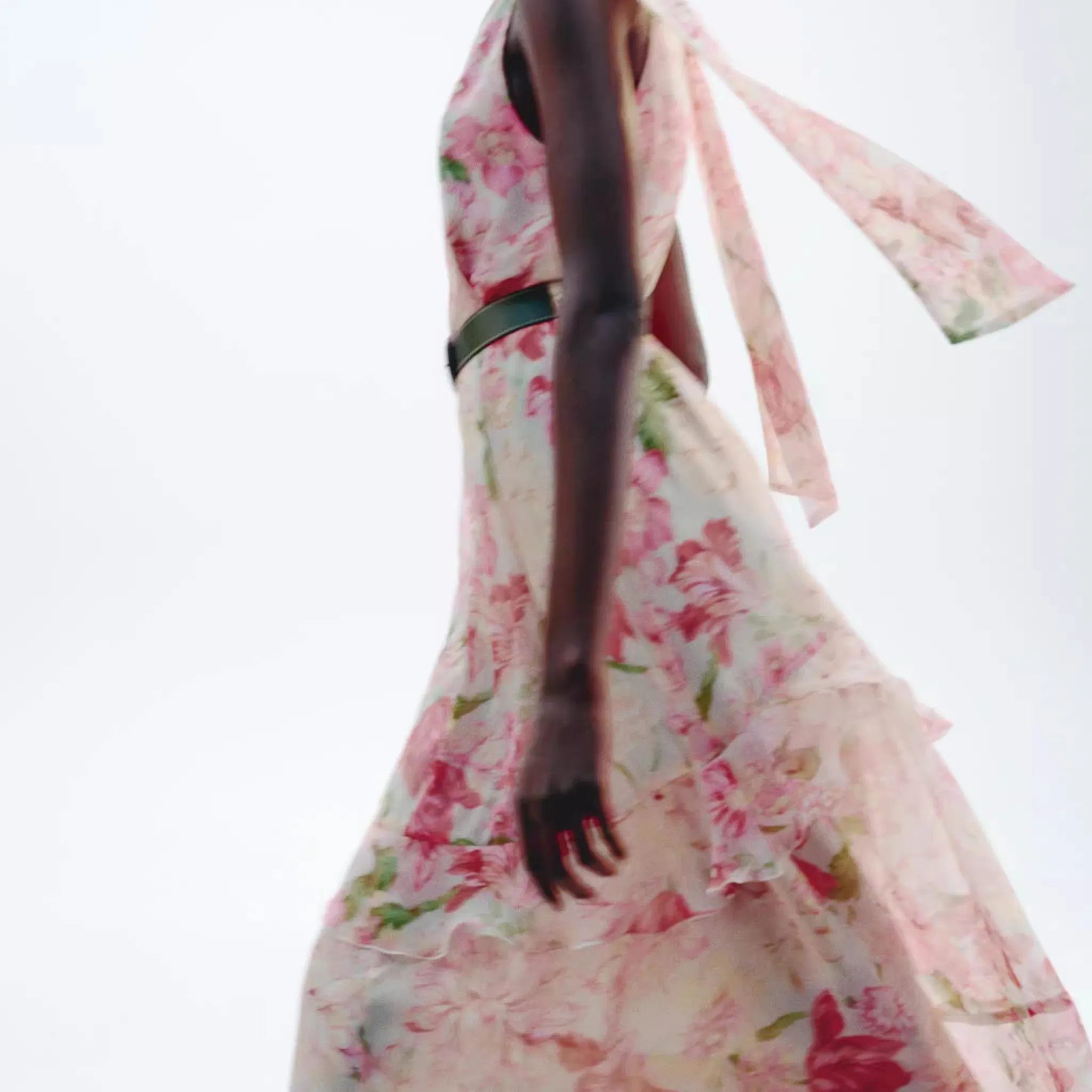 E cintura alta impro maxi vestido sem mangas gola em camadas decoração nova coleção de verão moda fena  kiss