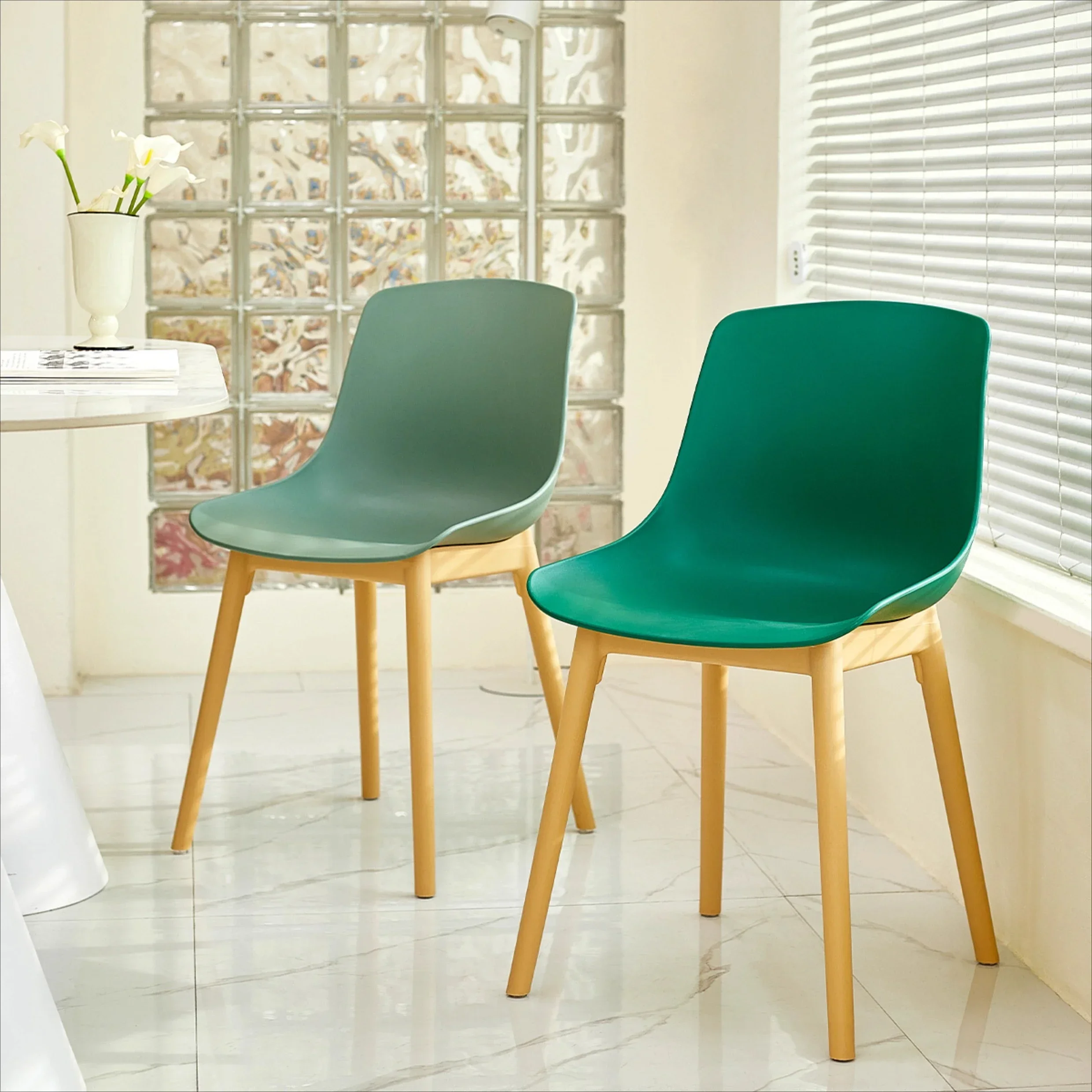 

Nordic Home Plastic Living Room Leisure Chair Simple and Comfortable Backrest Dining Chairs Cafe Creative Negotiation Chairs