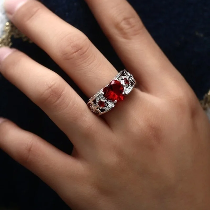 Rhinestone Rings Creative Red Love Heart Zircon Inlaid Couple Figure Ring Jewelry Gift for Engagement Wedding Party Ornament