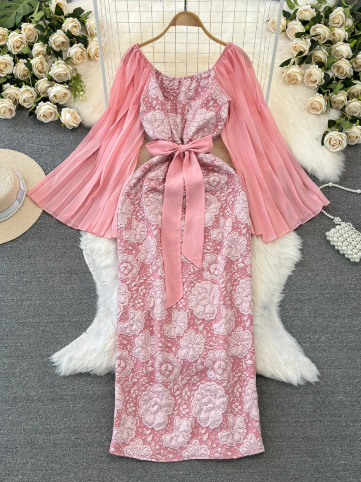 Vestido E de Manga Longa com Gola Quadrada, Saia em Camadas com Bordado Floral e Cinto Modelador para Jovens Mulheres