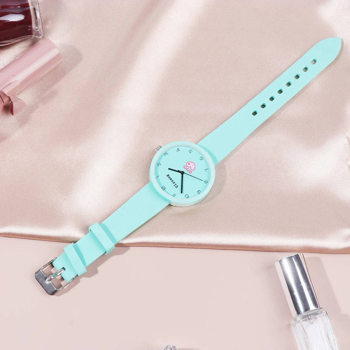

Minimalist Quartz Watch Light Green Adjustable Strap Cool Cartoon Design Waterproof Electronic Wrist Watch for Kids