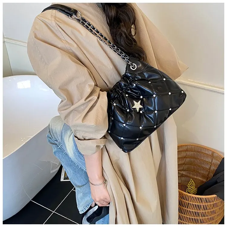 

2026 New High-end Women's Bag Fashion Shoulder Messenger Bag Texture Niche Embroidery Thread Diamond Chain Bag