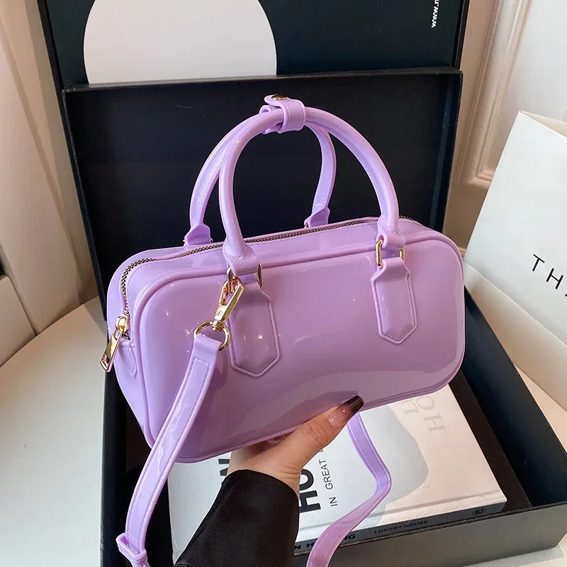 

High-Quality Women's Leather Handbag Classic Elegant Design By Famous Luxury Brand for Popular Ladies Fashion Carry