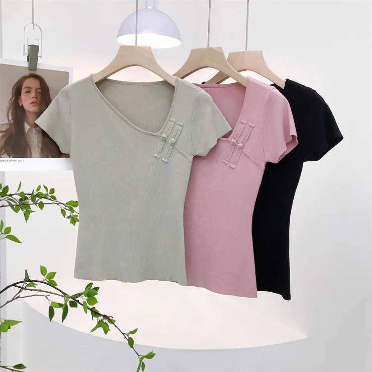 7180 Letnia Nowość Delikatny Styl Zen Jednolity Kolor Asymetryczny Kołnierz Nieregularny Cheongsam Zapinany na Guziki Krótki Rękaw T-Shirt Top