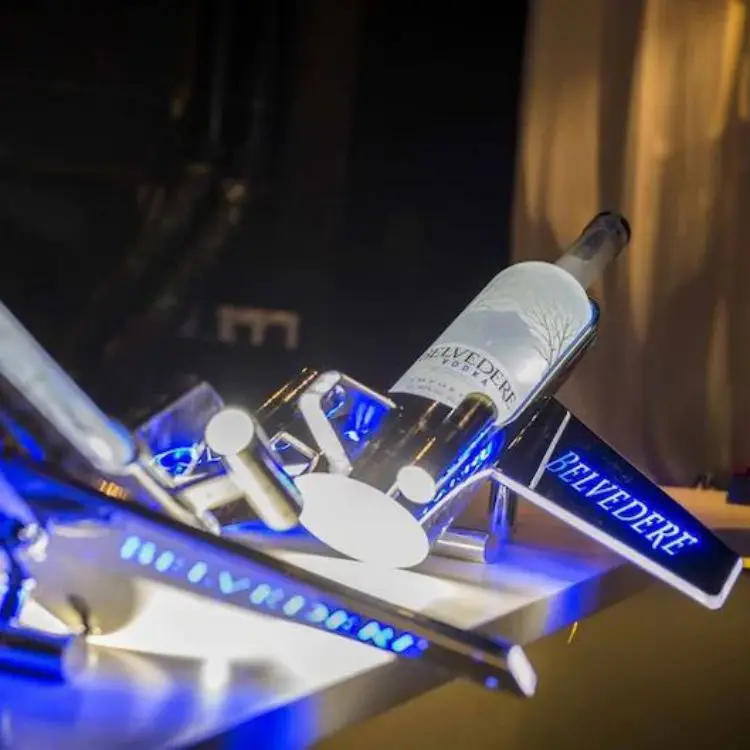 Rechargeable Large Airplane Bottles Presenter LED Aircraft Carrier Glorifier Plane Chariot bottle service for Night Club