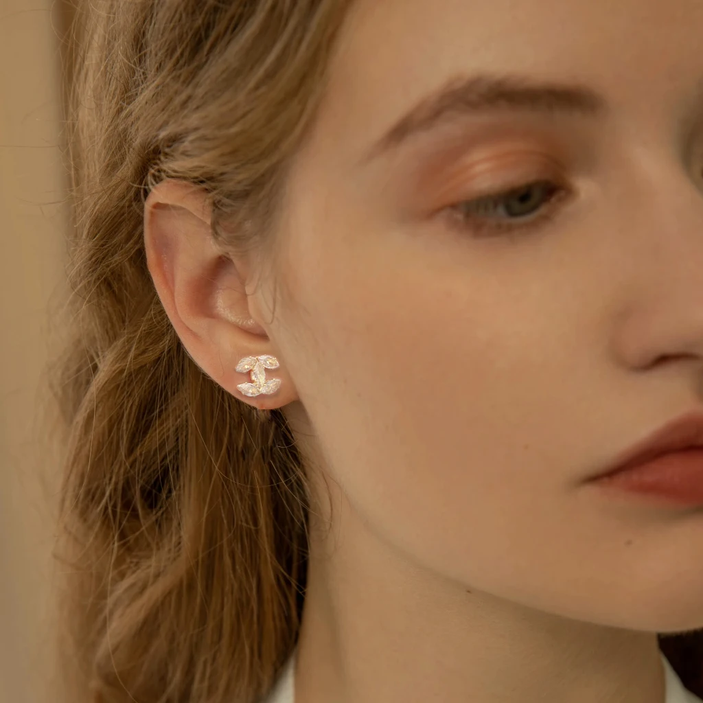 Fashion Shiny Cubic Zirconia Chic Letter Stud Earrings for Women 925 Silver Needle Allergy Prevention Exqusite Jewelry Gift