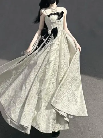 Champagne light luxury Primary School Day Coming-of-age ceremony host banquet slip dress