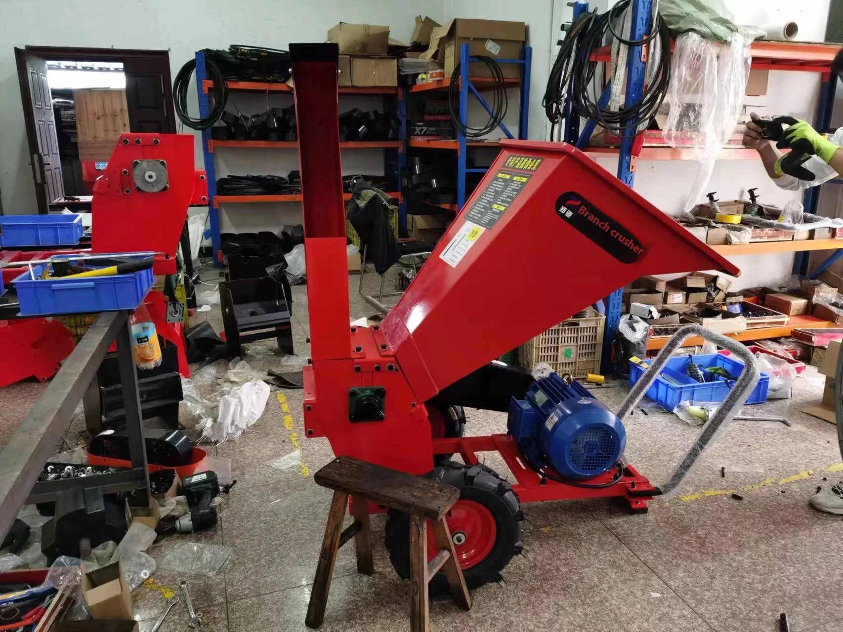 1-Year Engine Warranty Mobile Steel Garden Pruning Branch Grinder Weed Crusher and Slicer