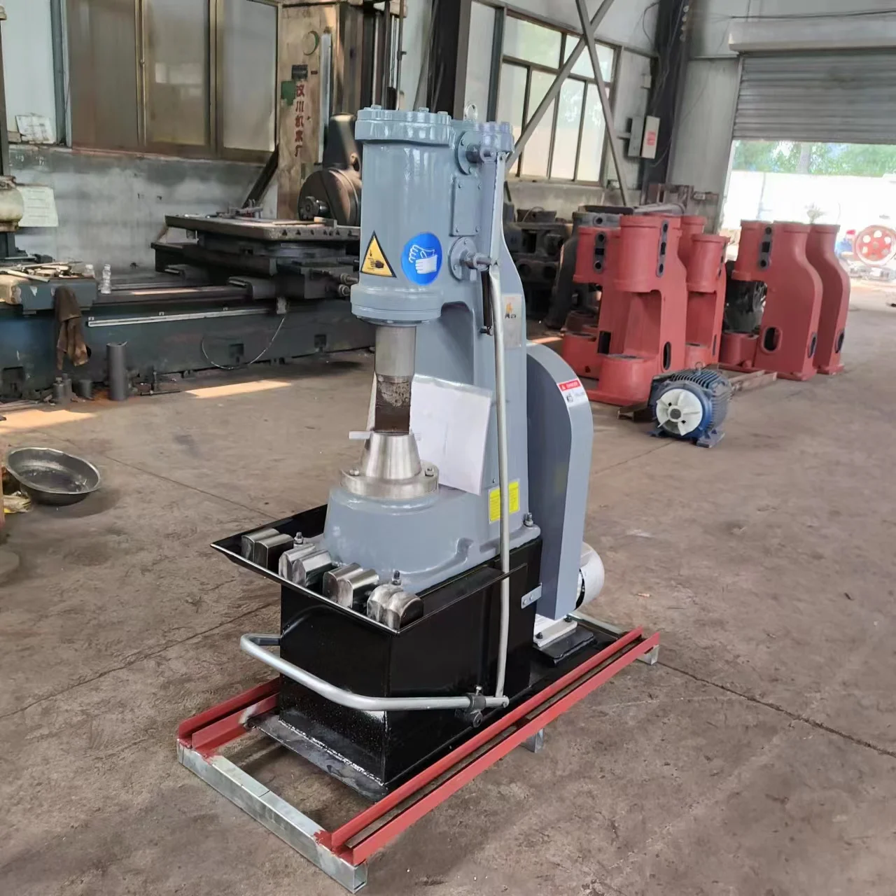 Blacksmith 25kg Metal Shaping Pneumatic Forging Hammer Press with Hexagonal Handle