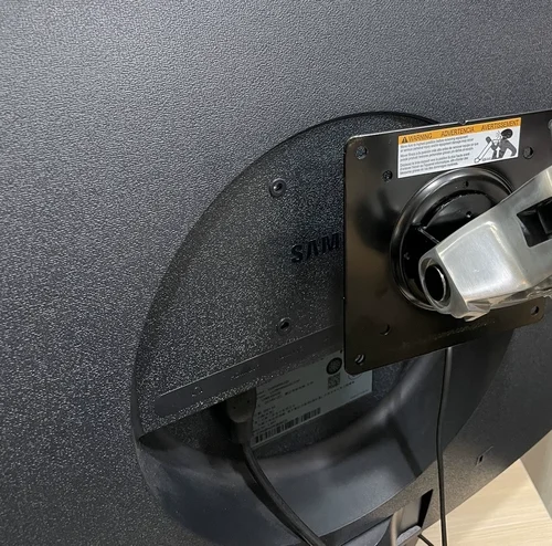 Imagen 2 del producto Adaptador VESA para G5 U28R550 C27RG50 C32G55 C34G55 cambio 75 a 100mm