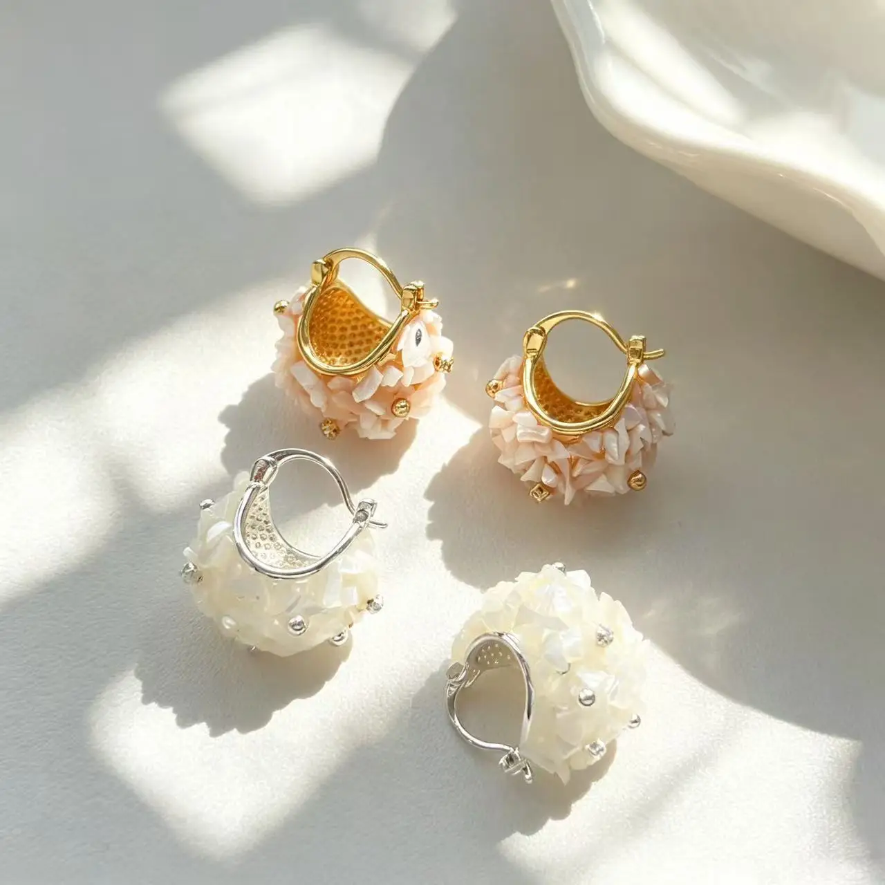 Handmade broken shell round ball ear buckle three-dimensional ball fritillary diamond earrings gentle girl niche sweet earrings