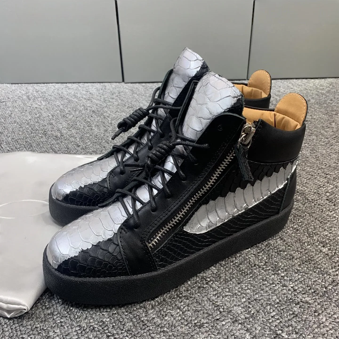 

Top Quality Classic Mens Casual Sneakers Women High-top Real Leather Tennis Luxury Brand Designer Unisex Sports shoes A795