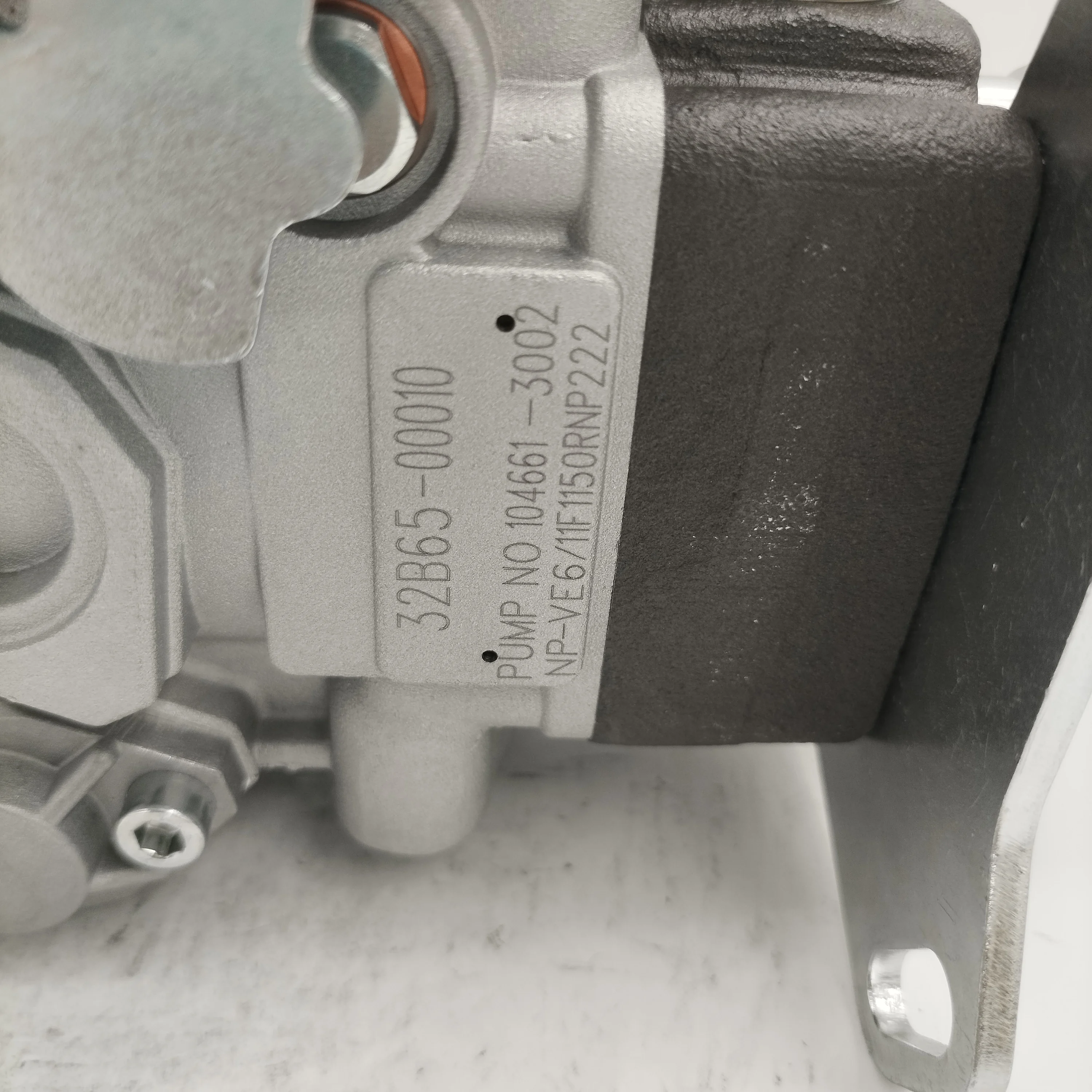 

1PC High Pressure OLT SHOP Oil Vehicles VE Pumps 32B65-00010 32B6500010 104661-3002 for Forklift S6S Fuel Pump