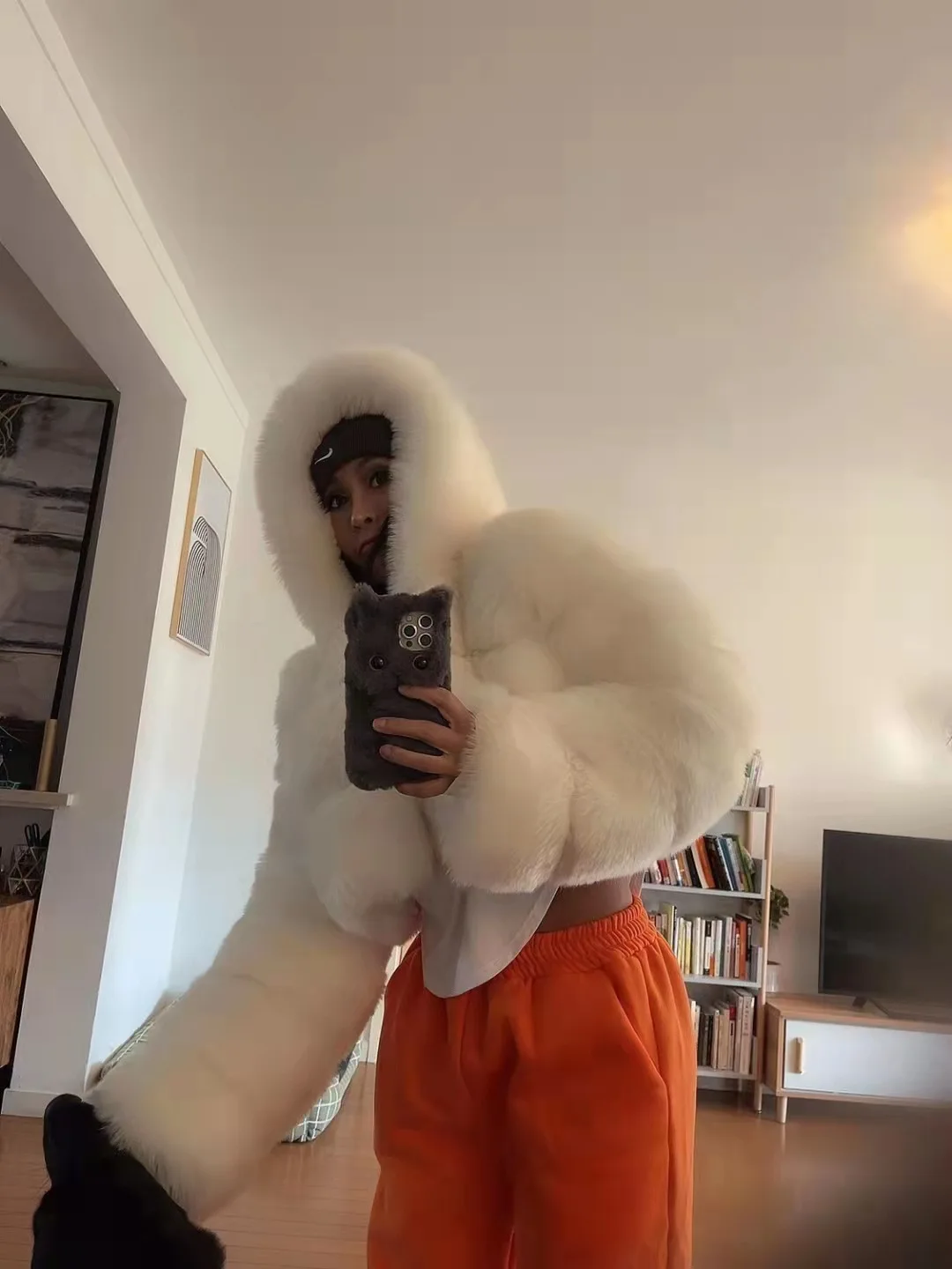 Elegancka zimowa damska kurtka ze sztucznego futra, jednolity kolor, futrzany kołnierz, kurtka z ekoskóry dla kobiet, krótki futrzany płaszcz puchowy dla pań.